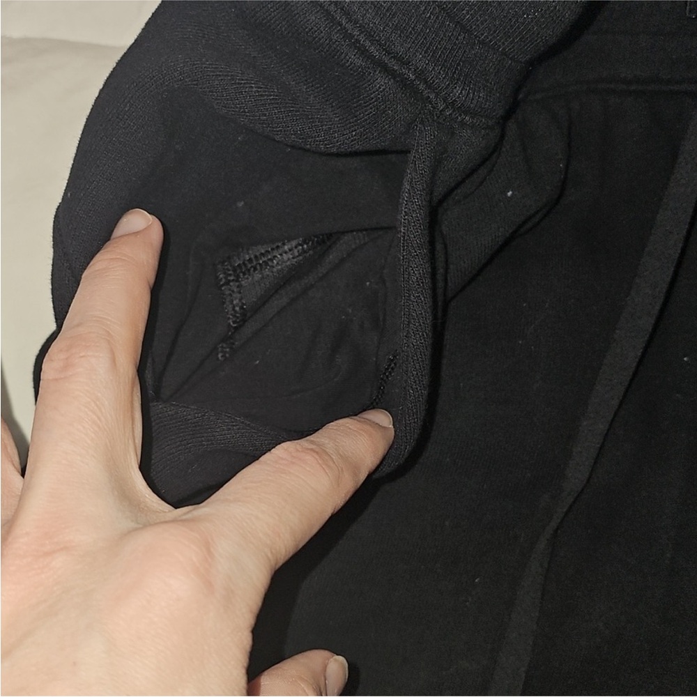 Lululemon Black Scuba High Rise Shorts Sz 8 Has Pockets 5”length - Picture 3 of 9